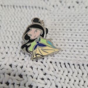 3/$25 ❤️ Princess Trading Pin